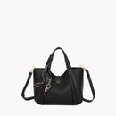 Mala com detalhe e acessório lenço colorido